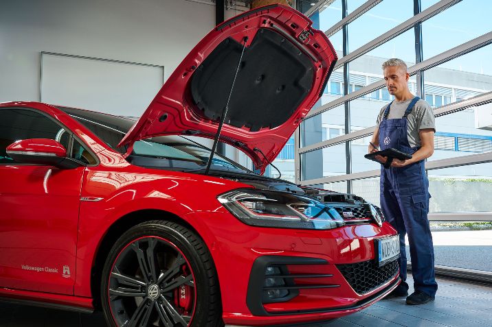 PORSCHE KOPER ZAVAROVANJE SERVIS
